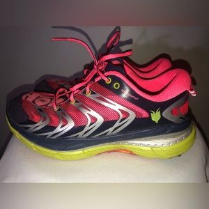 Hoka one one Speedgoat Shoes womens 7 Pink trail running hiking athletic vibram